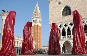 Manfred Kielnhofer sculpture