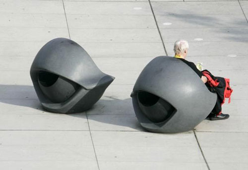 Louise Bourgeois sculpture