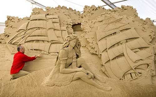 Leonardo Ugolini Sand Sculpture