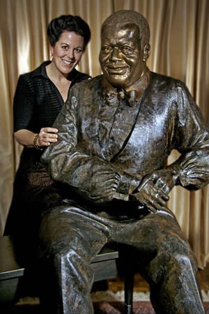 Ruth Abernethy life-size bronze sculpture commissions