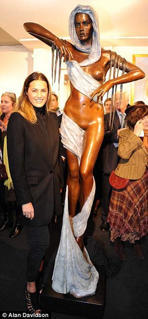 Jonathan Wylder Sculptor Yasmin Le Bon Nude Portrait Sculpture