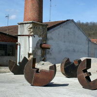 Les 5 3 quarts, Less is More by David Vanorbeek - search and link Sculpture with SculptSite.com