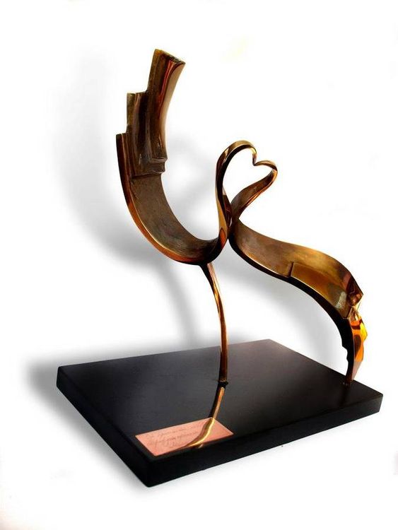 Birds by Ilia Boyarov - search and link Sculpture with SculptSite.com