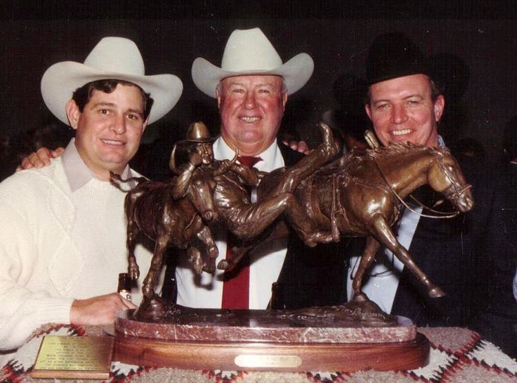 Legends of Rodeo - Big Jim and Ol' Blue by Edd Hayes - search and link Sculpture with SculptSite.com