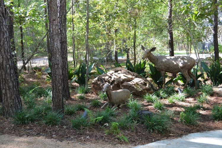 Wildlife Monuments - Magnolia Whitetails by Edd Hayes - search and link Sculpture with SculptSite.com