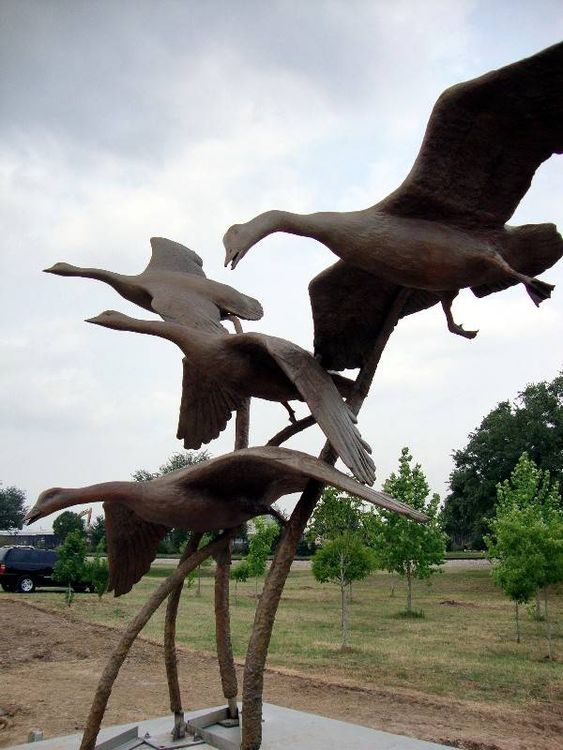 Wildlife Monuments - The Landing by Edd Hayes - search and link Sculpture with SculptSite.com