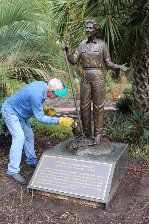 Monuments - Thelma Mercer, Welcome to My Garden by Edd Hayes - search and link Sculpture with SculptSite.com