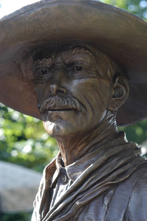 Monuments - Watching Over Texas, The Texas Rangers by Edd Hayes - search and link Sculpture with SculptSite.com