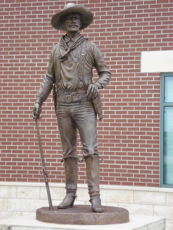 Monuments - Watching Over Texas, The Texas Rangers by Edd Hayes - search and link Sculpture with SculptSite.com