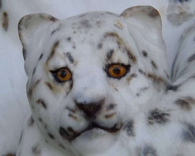 The Guardian (Snow Leopard and Kit) by Gerald Sandau - search and link Sculpture with SculptSite.com