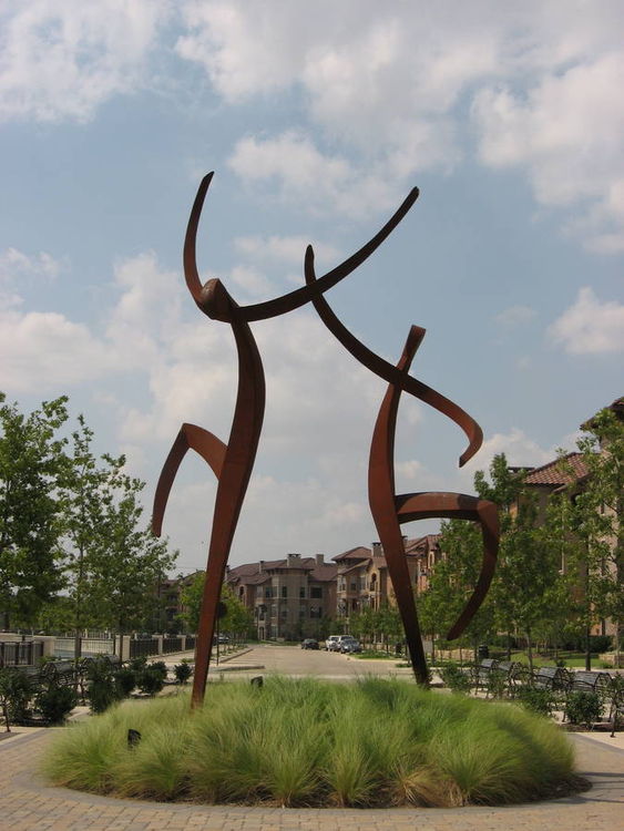 Dancers by Jerry Daniel - search and link Sculpture with SculptSite.com