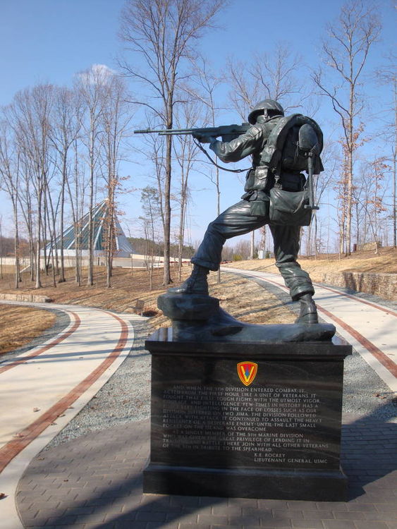 5th Marine Division Memorial by Robert Eccleston - search and link Sculpture with SculptSite.com