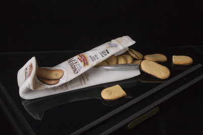 Milano Cookies by Robin Antar - search and link Sculpture with SculptSite.com