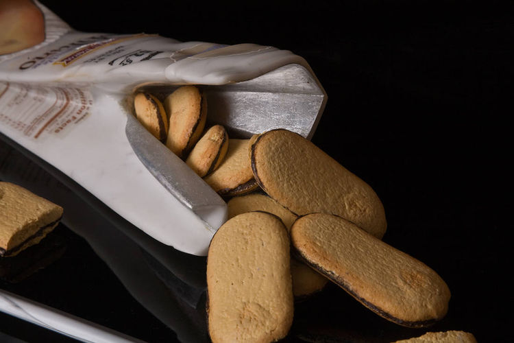 Milano Cookies by Robin Antar - search and link Sculpture with SculptSite.com