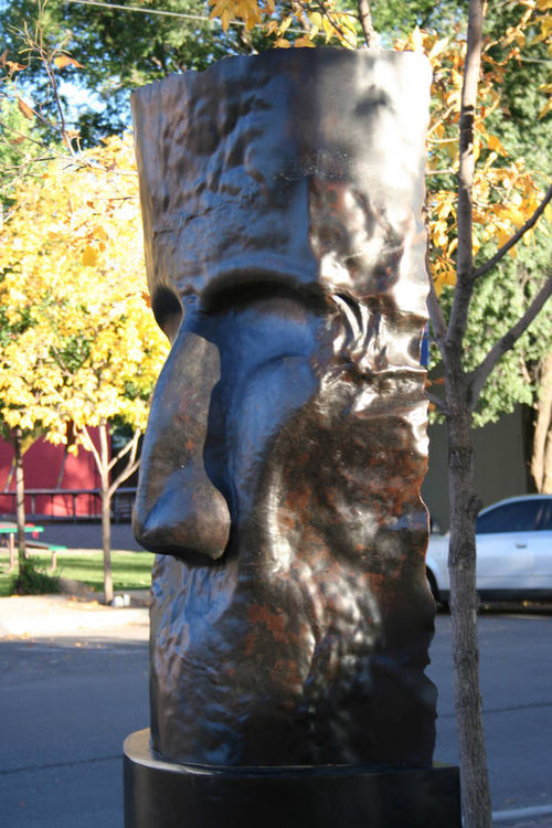 Big Head by Barry W. Sheehan - search and link Sculpture with SculptSite.com