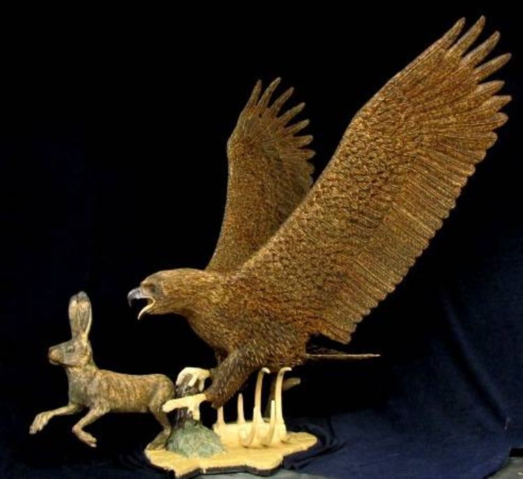 Golden Eagle by Edward Kitt - search and link Sculpture with SculptSite.com