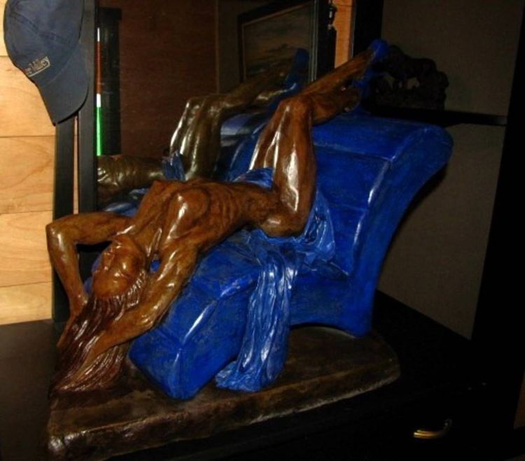 Lady in a chair by Edward Kitt - search and link Sculpture with SculptSite.com