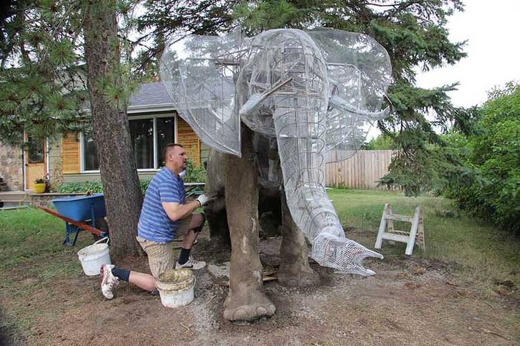 African Elephant by Edward Kitt - search and link Sculpture with SculptSite.com