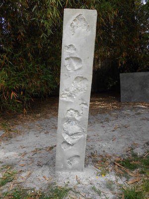 Imprints of Coral Column by David Willis - search and link Sculpture with SculptSite.com