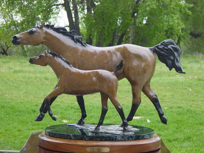 Showin\' Off by Dawn Weimer - search and link Sculpture with SculptSite.com