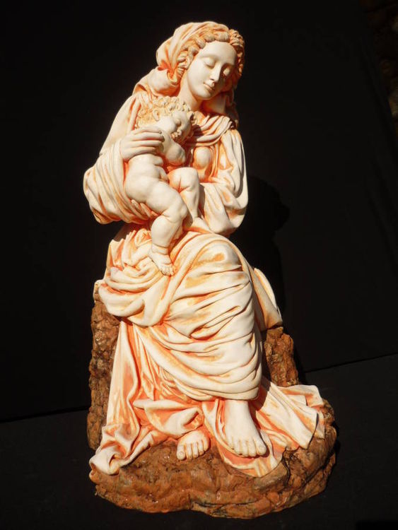 Madonna with baby by Elena Karamushka - search and link Sculpture with SculptSite.com