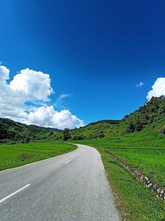 Country road scenery by Edouard Manet - search and link Sculpture with SculptSite.com