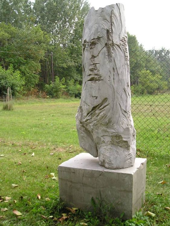 Massive Contrapost by Eva Karcag - search and link Sculpture with SculptSite.com