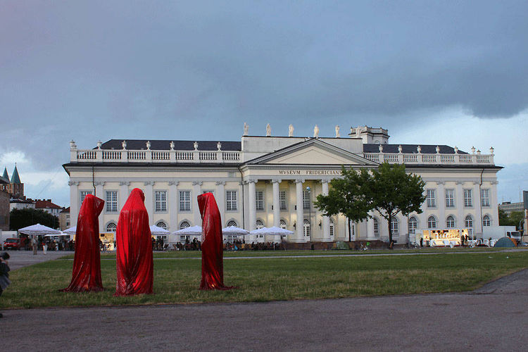  by Manfred Kielnhofer - search and link Sculpture with SculptSite.com