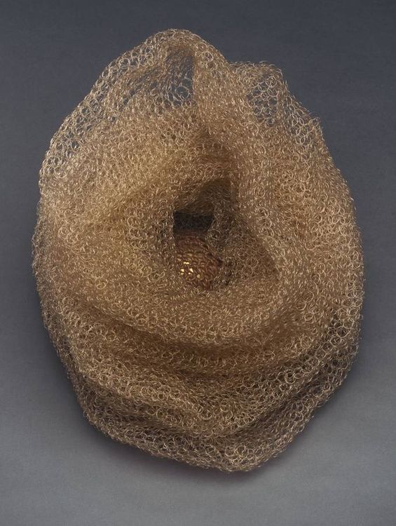 Honeyed Folds by Leslie Pontz - search and link Sculpture with SculptSite.com