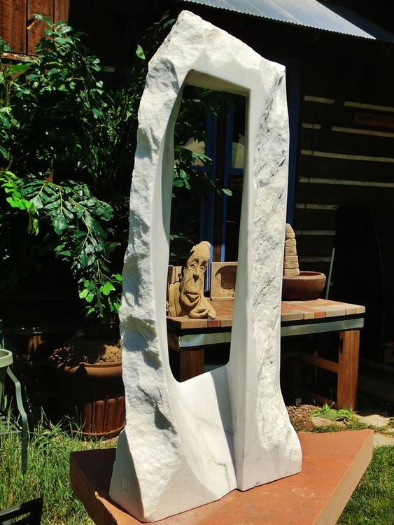 Oblique Perspective by Martin Cooney - search and link Sculpture with SculptSite.com