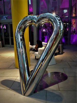 Love (large scale) by Chris ORourke - search and link Sculpture with SculptSite.com