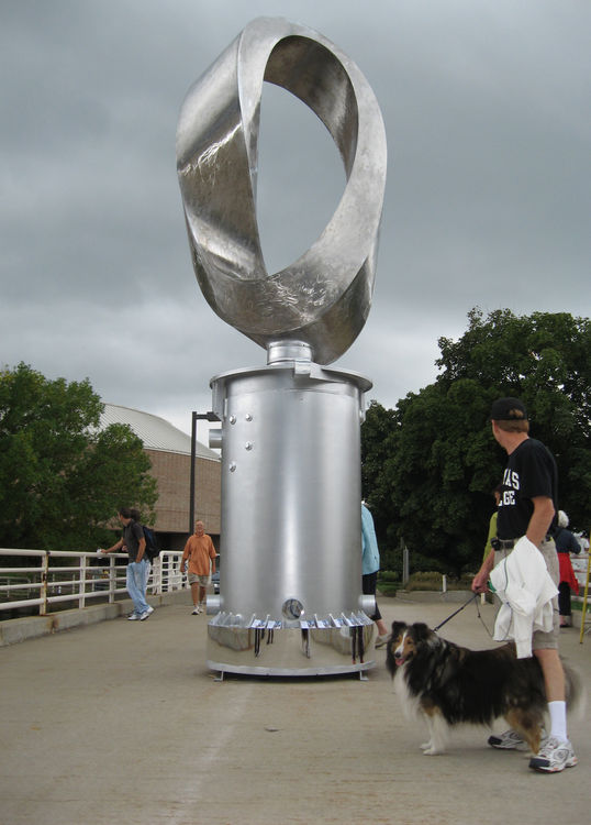 Infinity-ʎʇıuıɟuI by Plamen Yordanov - search and link Sculpture with SculptSite.com