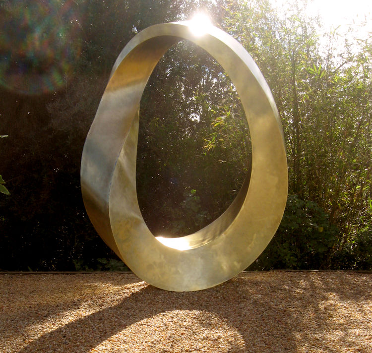 Golden Infinity by Plamen Yordanov - search and link Sculpture with SculptSite.com